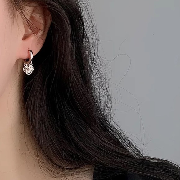 😀Insta sterling silver smiling hoop earrings - Picture 2 of 5